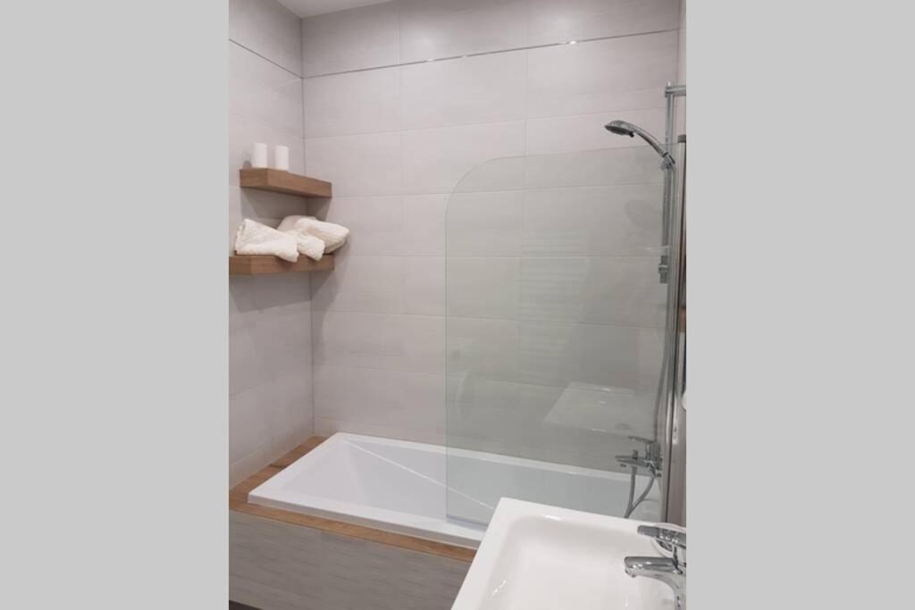 Komfortowy Nowoczesny Apartament Kustronia Z Garazem Balkonem Wanna Bielsko-Biała Ngoại thất bức ảnh