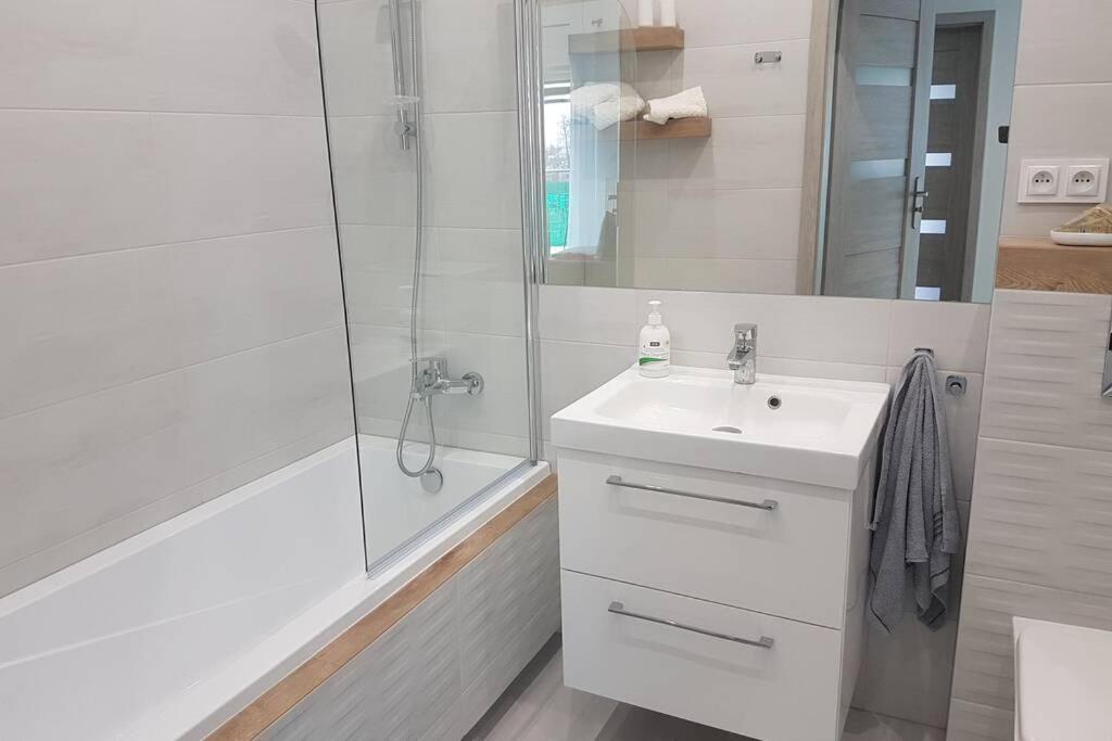 Komfortowy Nowoczesny Apartament Kustronia Z Garazem Balkonem Wanna Bielsko-Biała Ngoại thất bức ảnh